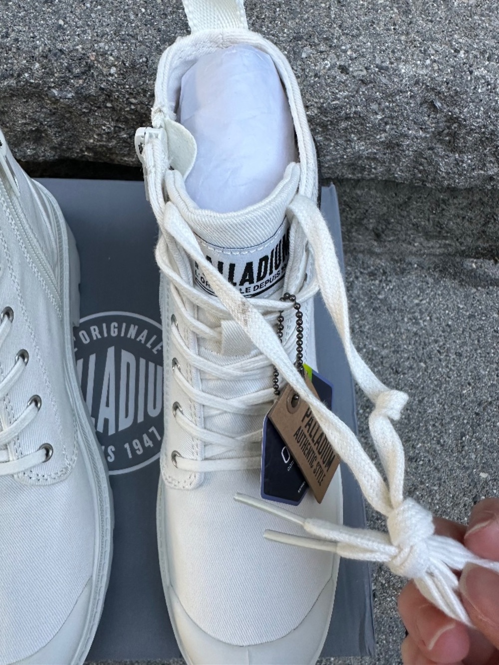 New in Box Palladium Women's White Pallabase Twill Size 7.5 Combat Boots - Picture 12 of 15